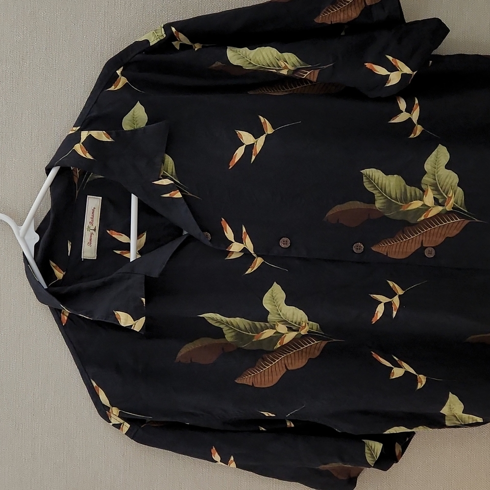 Tommy Bahama Silk Shirt Size Medium - Picture 2 of 11